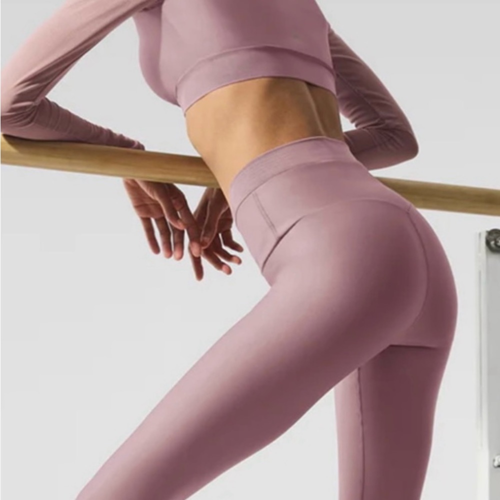 Alo Yoga Airlift Mesh High-Waist Divine Capri - Picture 6 of 12